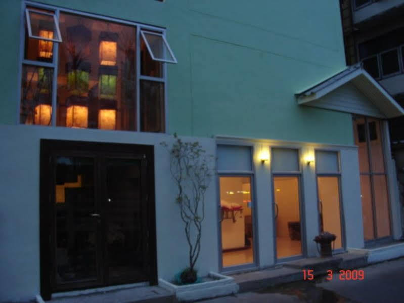 בנגקוק Kaset Guesthouse מראה חיצוני תמונה